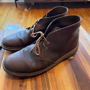 Mens Clark Desert Boots, walnut color, crepe sole, UK size 10